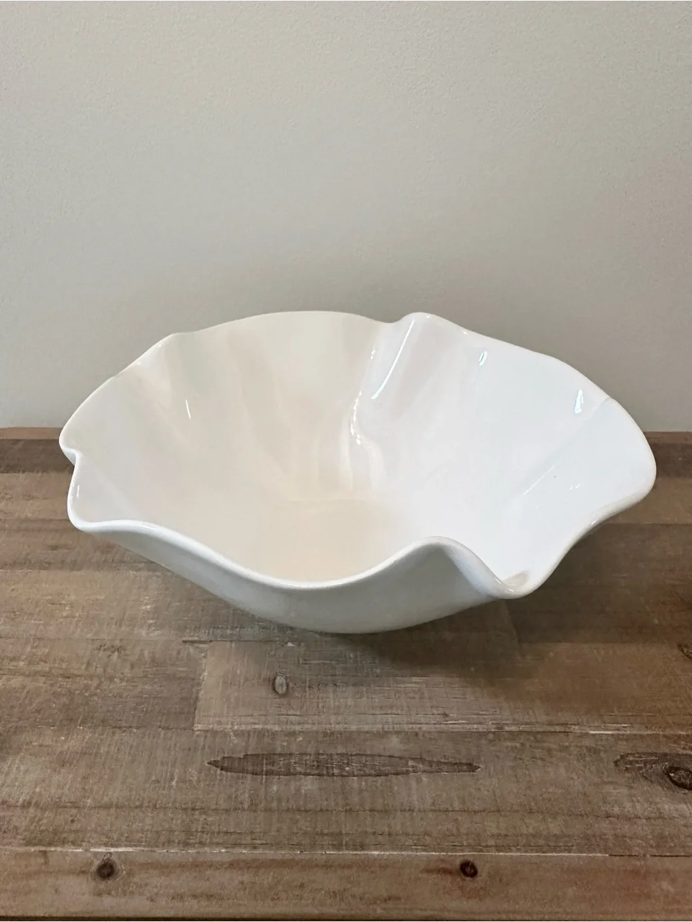White Ceramic Scalloped Serving Bowl Wavy Elegant Home Dining Large 11” x 4.5”